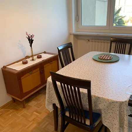 Maraska Park Apartment