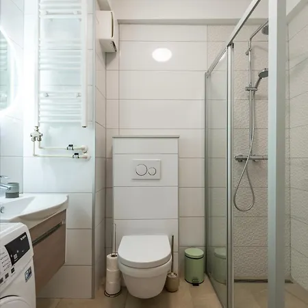 Maraska Park Apartment